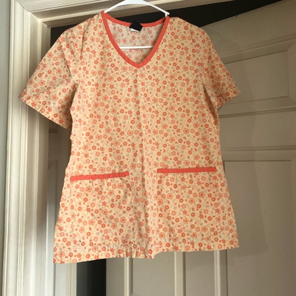 Scrub top - Picture 1 of 3